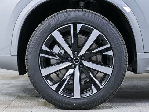 New 2026 Volvo XC90 B5 Core image 38