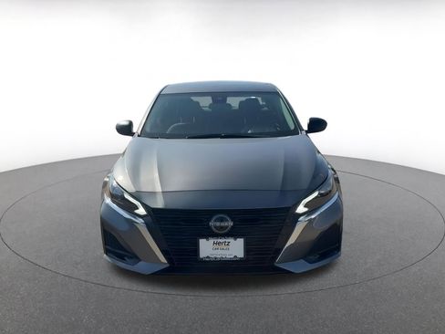 Used 2024 Nissan Altima 2.5 SV image 4