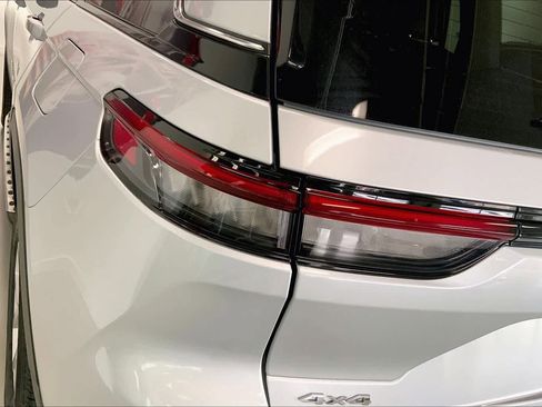 Used 2023 Jeep Grand Cherokee Limited w/ Luxury Tech Group II image 29