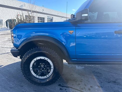 Used 2023 Ford Bronco Badlands image 4