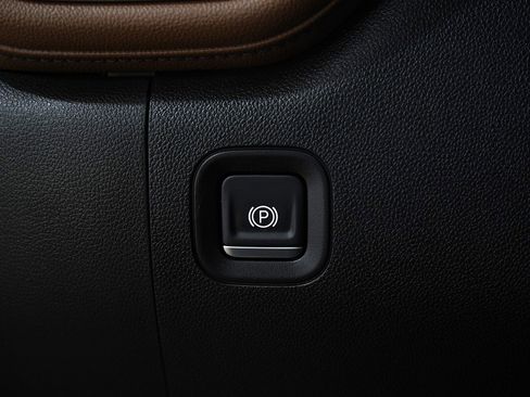 Used 2022 Chevrolet Silverado 2500 High Country w/ Z71 Off-Road Package image 30