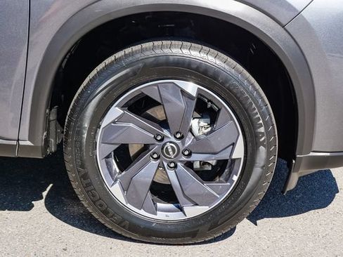 Used 2025 Nissan Rogue SV FWD image 10