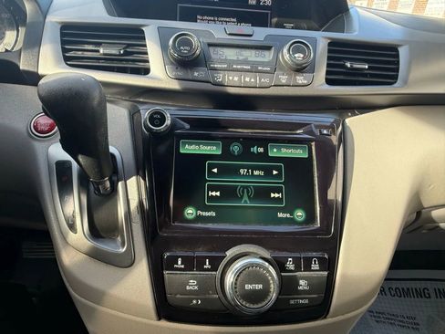 Used 2016 Honda Odyssey SE image 17