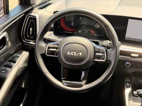 Used 2024 Kia Sorento S FWD image 16