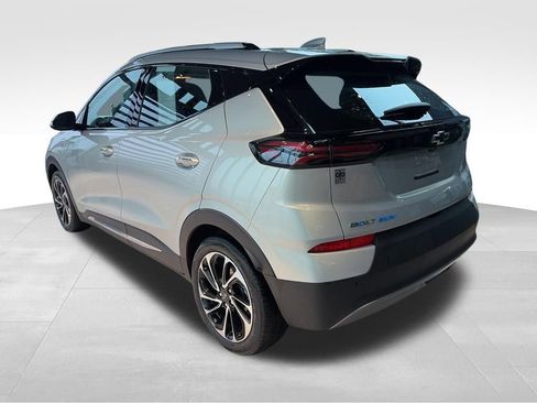 Used 2022 Chevrolet Bolt EUV Premier image 15