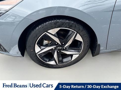 Used 2023 Hyundai Elantra Limited image 32
