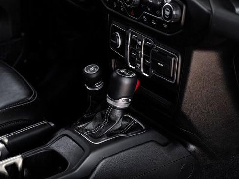 Used 2022 Jeep Wrangler Unlimited Sahara w/ Cold Weather Group image 34