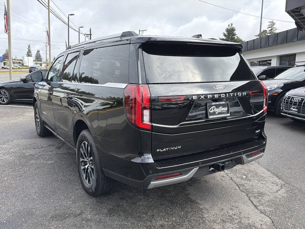 Used 2025 Ford Expedition Max Platinum AWD/4WD image 4