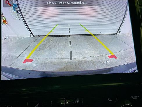 Used 2022 Jeep Grand Cherokee Limited image 14