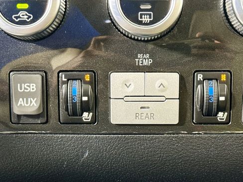 Used 2013 Toyota Sequoia Platinum image 25