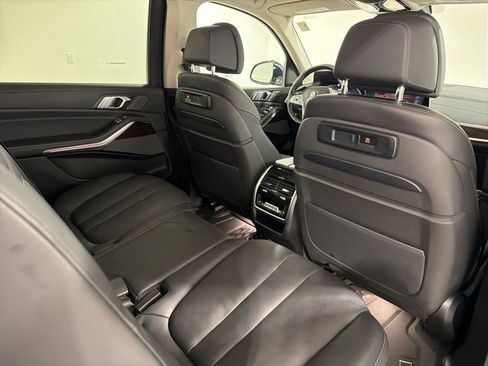 Used 2020 BMW X7 xDrive40i w/ Premium Package AWD/4WD image 27
