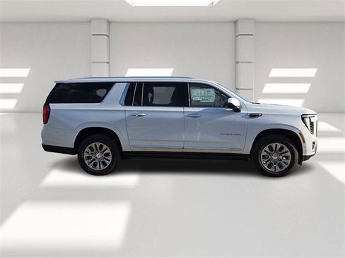 New 2026 GMC Yukon XL Denali w/ Sun & Power Step Package image 6