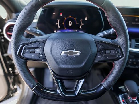 Used 2024 Chevrolet Trax RS w/ Driver Confidence Package image 15