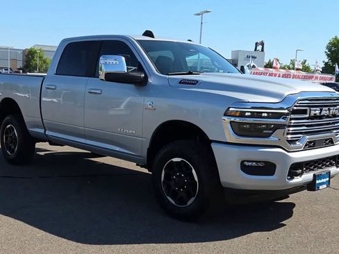 Used 2026 RAM 2500 Laramie AWD/4WD image 2