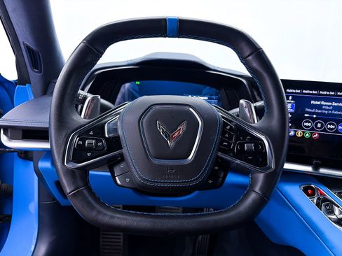 Used 2022 Chevrolet Corvette Stingray Premium Conv w/ Z51 Performance Package RWD image 34
