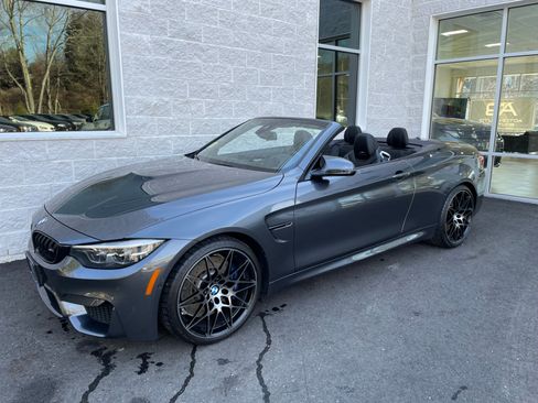 Used 2018 BMW M4 Convertible RWD image 25