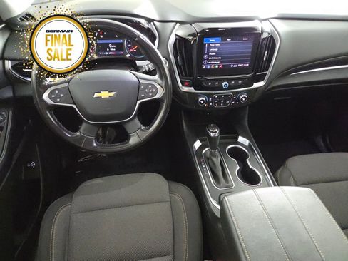 Used 2020 Chevrolet Traverse LT image 15