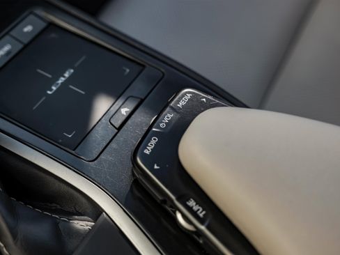 Used 2021 Lexus UX 250h w/ Premium Package image 23