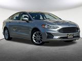 Used 2020 Ford Fusion SE image 2