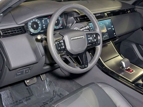 New 2026 Land Rover Range Rover Velar Dynamic SE image 3