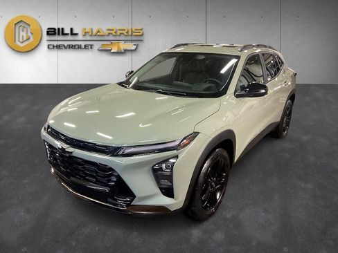 Used 2024 Chevrolet Trax ACTIV w/ Sunroof Package image 1