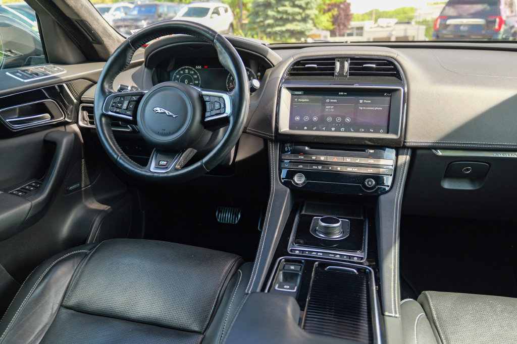 Used 2019 Jaguar F-PACE R-Sport AWD/4WD image 42