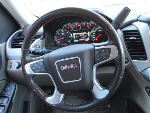 Certified 2018 GMC Yukon XL SLT w/ Premium Edition AWD/4WD image 20