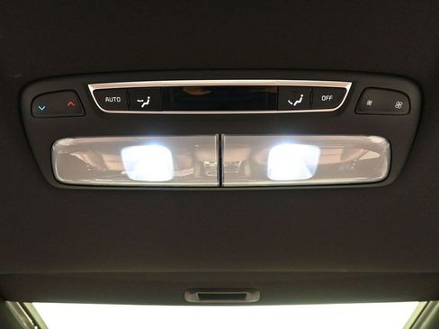 Used 2025 Kia Telluride SX w/ SX Captain's Chair Package FWD image 14