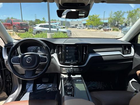 Used 2020 Volvo XC60 T6 Momentum w/ Protection Package Premier AWD/4WD image 12