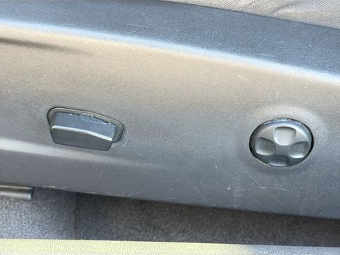 Used 2012 Dodge Challenger R/T image 23