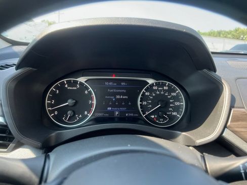 Used 2025 Nissan Altima 2.5 SV FWD image 16