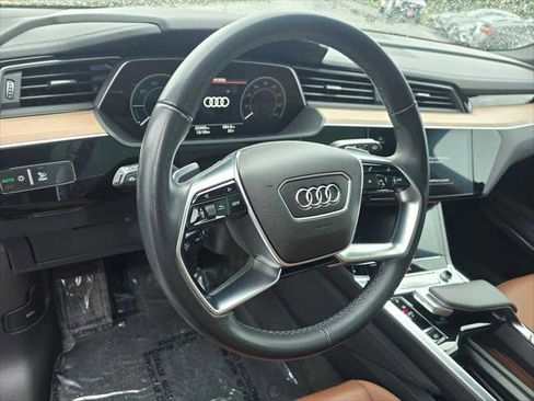 Used 2024 Audi Q8 e-tron Premium Plus w/ Premium Plus Package image 27