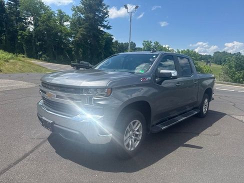Used 2021 Chevrolet Silverado 1500 LT w/ Z71 Off-Road Package AWD/4WD image 4