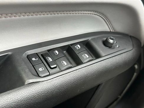 Used 2024 Jeep Compass Limited image 17