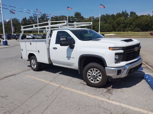 Used 2025 Chevrolet Silverado 2500 W/T RWD image 4