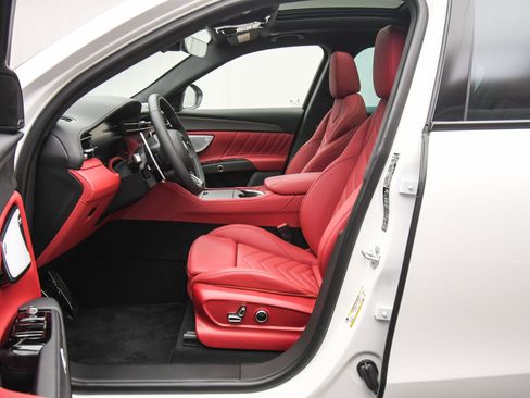 New 2025 Maserati Grecale Trofeo image 18