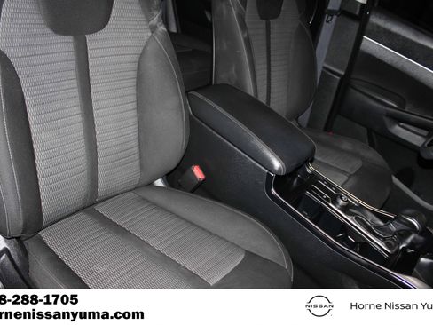 Used 2022 Kia Sorento LX FWD image 6