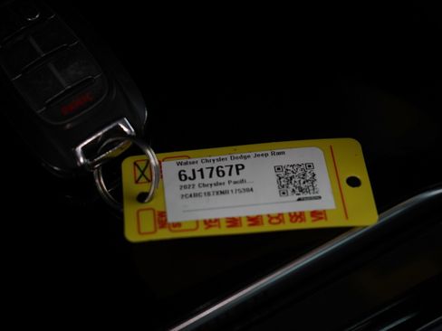 Used 2022 Chrysler Pacifica Limited w/ S Appearance Package image 28