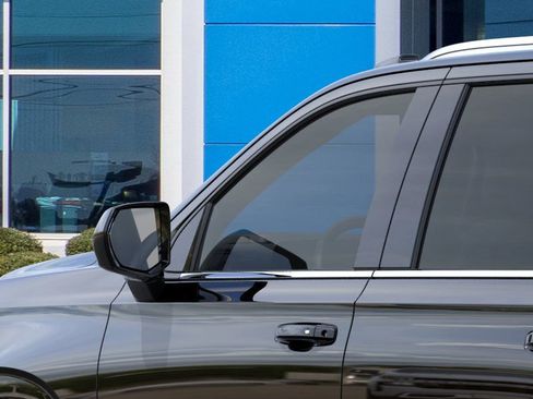 New 2026 Chevrolet Suburban LS image 13