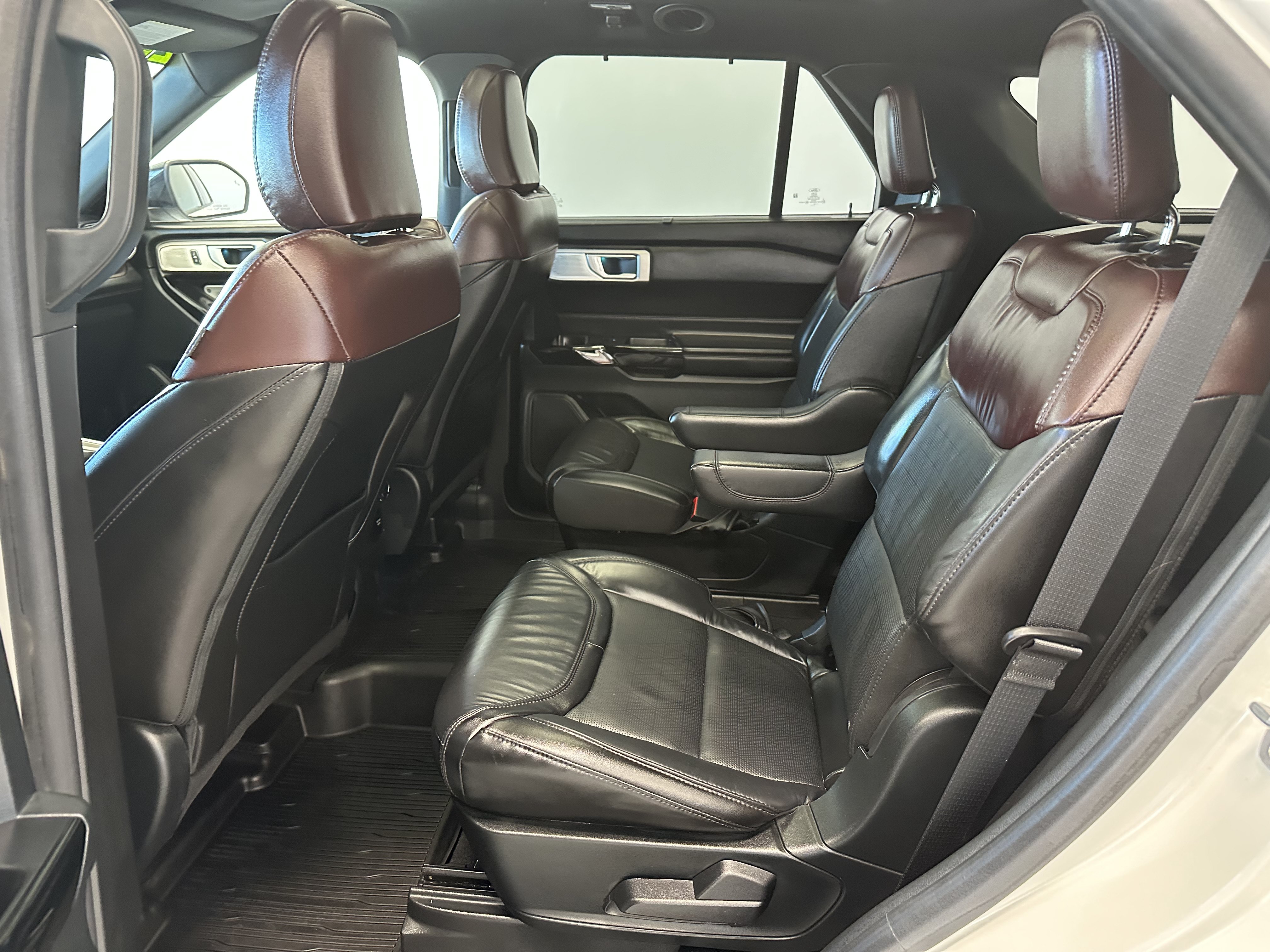 Used 2023 Ford Explorer Platinum w/ Technology Package AWD/4WD image 13