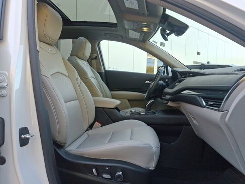 Used 2021 Cadillac XT4 Premium Luxury image 21