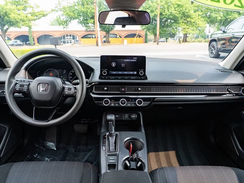 Used 2022 Honda Civic LX image 9