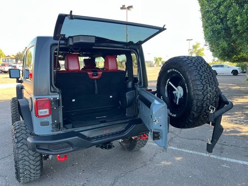 Used 2013 Jeep Wrangler Rubicon image 12