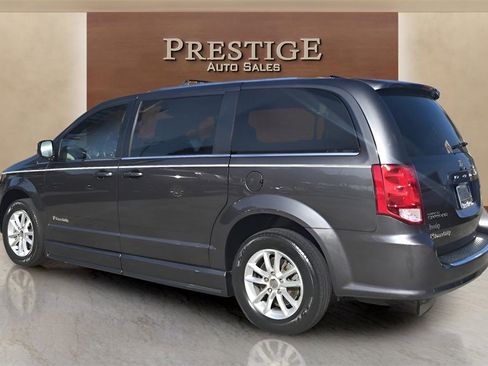 Used 2020 Dodge Grand Caravan SXT image 6