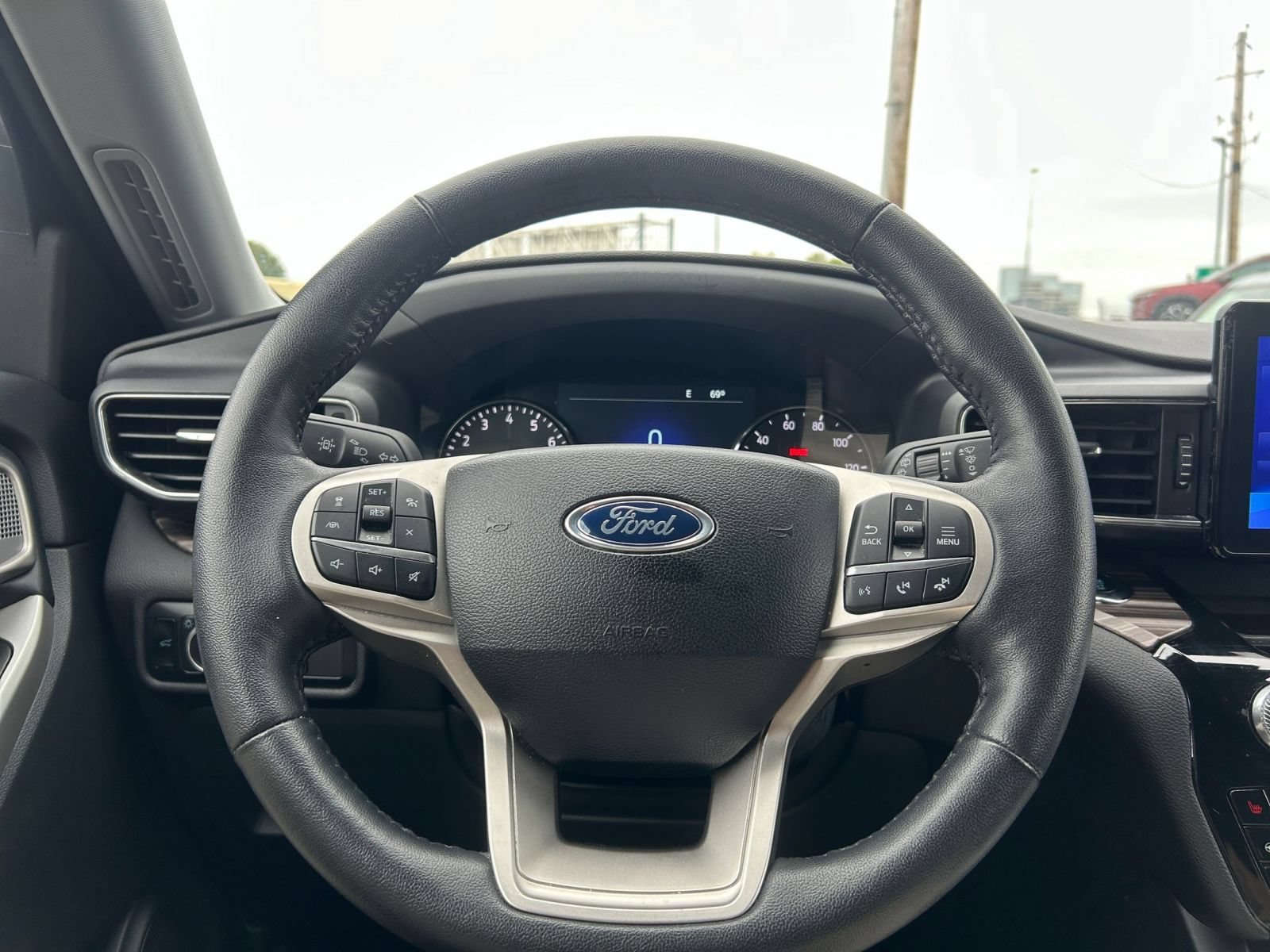 Used 2024 Ford Explorer Limited RWD image 30