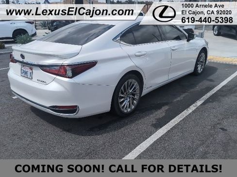 Used 2019 Lexus ES 300h w/ Accessory Package FWD image 4