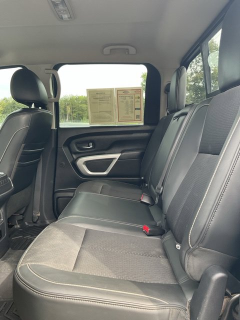 Used 2017 Nissan Titan PRO-4X AWD/4WD image 15