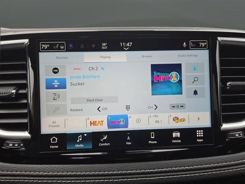 New 2026 Chrysler Pacifica Limited w/ Trailer Tow Group image 19