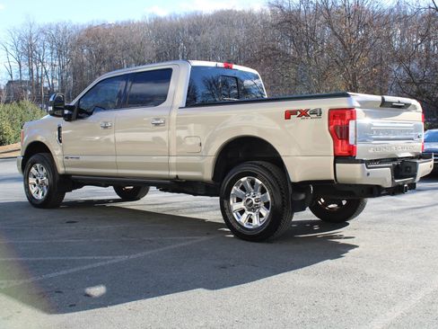 Used 2017 Ford F250 Platinum w/ Platinum Ultimate Package image 4