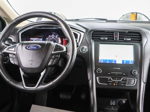 Used 2020 Ford Fusion SE w/ Equipment Group 151A image 17